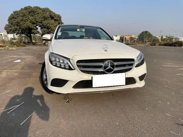 https://images10.gaadi.com/usedcar_image/4363984/original/processed_43865cb8-d548-458f-aa29-2ed61001a979.jpeg?imwidth=6400