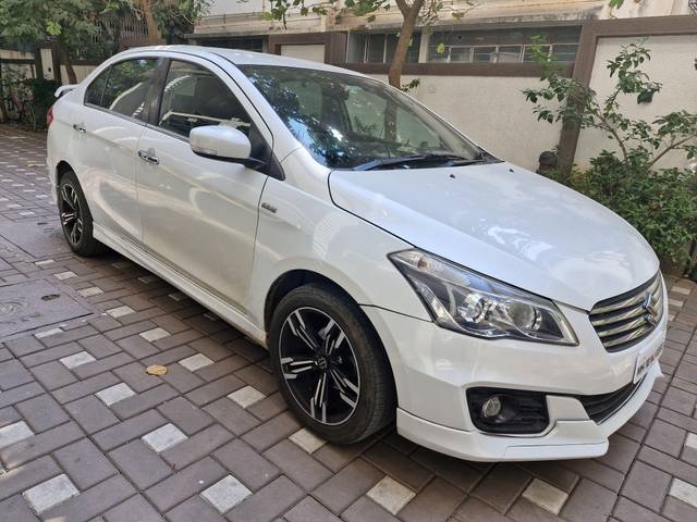 https://images10.gaadi.com/usedcar_image/4364035/original/processed_5eeb91e557edb1962635c1bb3af365c9.jpg?imwidth=6400