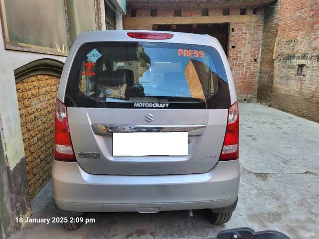 https://images10.gaadi.com/usedcar_image/4364055/original/processed_64b5e487-3dc4-4266-8194-d29e2a8931e1.jpg?imwidth=6402