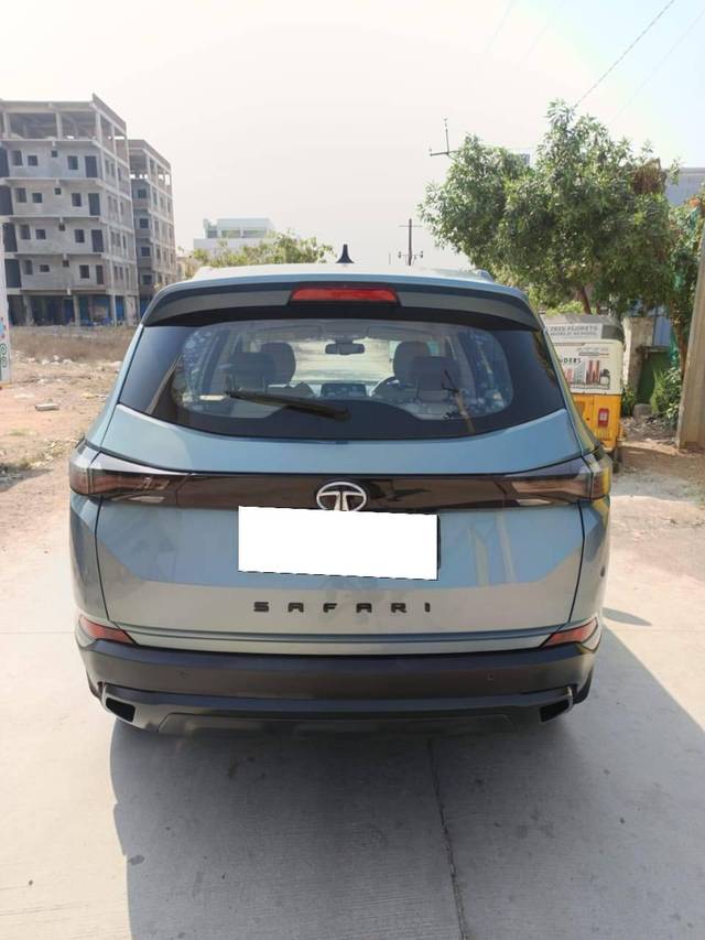 https://images10.gaadi.com/usedcar_image/4364077/original/processed_6b4a24cb38f194446f75f69ce057eee1.jpg?imwidth=6401