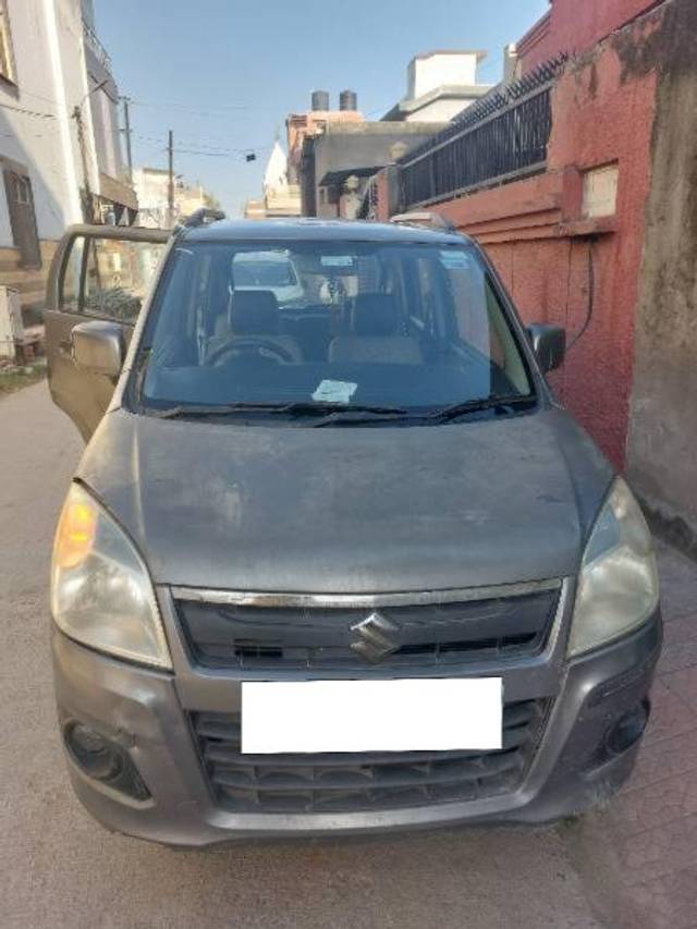 https://images10.gaadi.com/usedcar_image/4364219/original/processed_56b49788-8f66-48c7-87b4-e635d30450d3.jpg?imwidth=6400