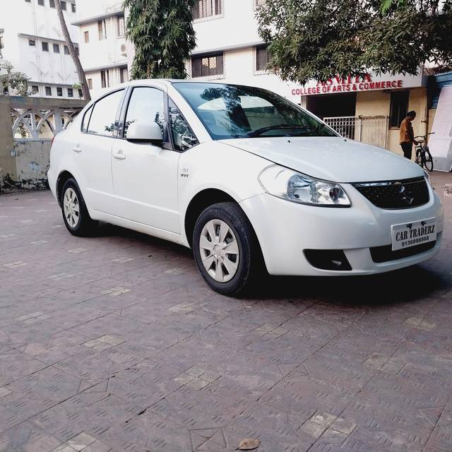 https://images10.gaadi.com/usedcar_image/4364313/original/processed_2bf054ab0764ccc73420c51aebb607fc.jpg?imwidth=6400