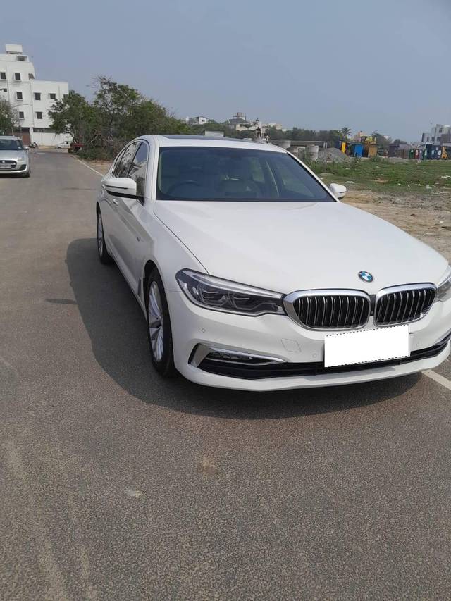 https://images10.gaadi.com/usedcar_image/4364341/original/processed_fb48eb2f1289378b2e026a62d1b2c186.jpg?imwidth=6400