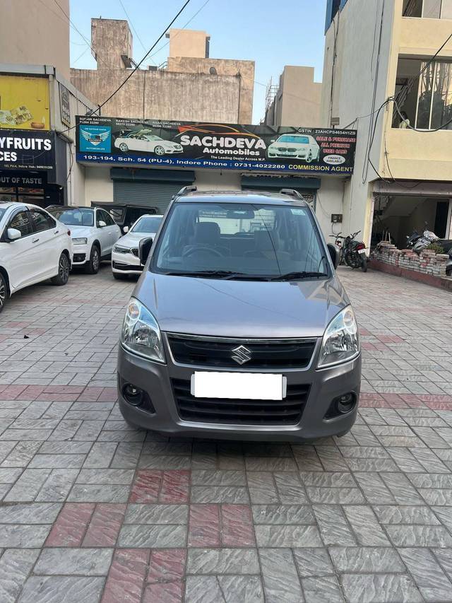 https://images10.gaadi.com/usedcar_image/4364406/original/processed_2ec9a06f0ea66b918b93839dce3e58d2.jpg?imwidth=6400