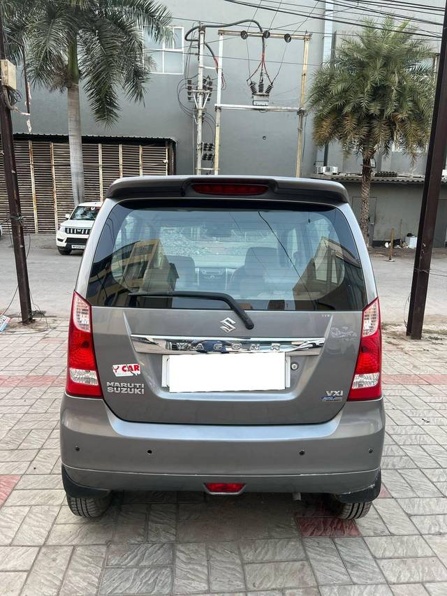 https://images10.gaadi.com/usedcar_image/4364406/original/processed_41df22d3932faae0ea8026c33bb65257.jpg?imwidth=6402