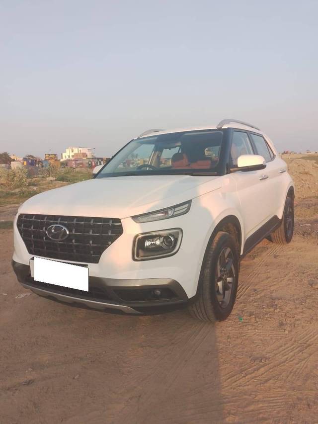 https://images10.gaadi.com/usedcar_image/4364430/original/processed_90dda9a859efce6d75cd82953603bfef.jpg?imwidth=6400