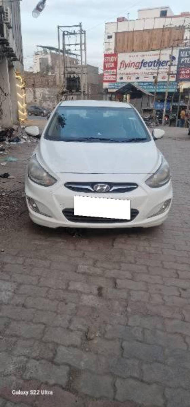 https://images10.gaadi.com/usedcar_image/4364476/original/processed_8c250dad-71dc-4e2f-ad24-b9fa248b0134.jpg?imwidth=6400