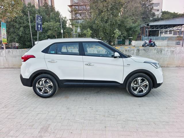 https://images10.gaadi.com/usedcar_image/4364518/original/processed_ed91584f5e55ee9a256268e997730e00.jpg?imwidth=6401