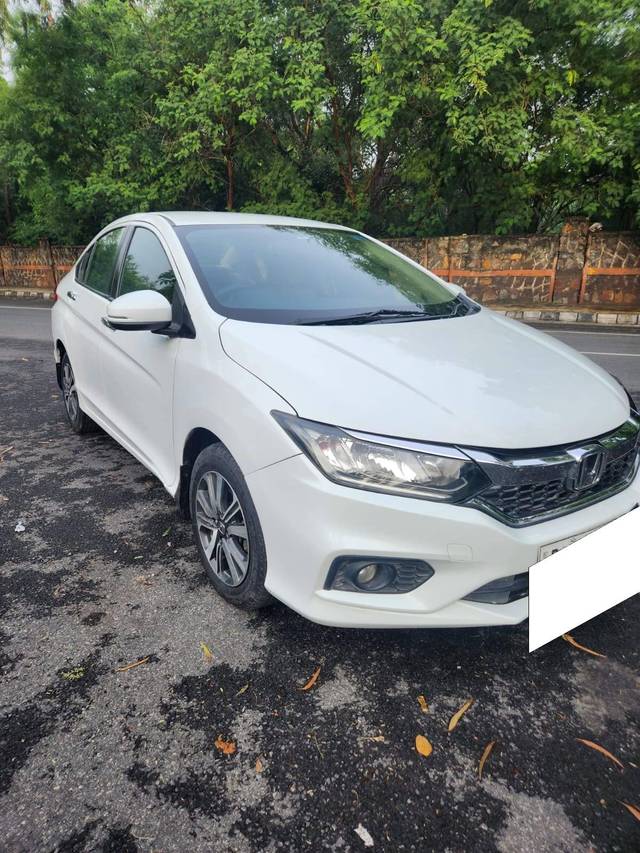 https://images10.gaadi.com/usedcar_image/4364552/original/processed_4068f0eaf9abc0db2d838e416728e629.jpeg?imwidth=6400