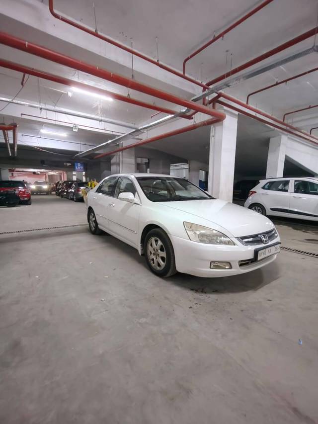 https://images10.gaadi.com/usedcar_image/4364554/original/processed_3f1dccd6cb022be2725803c75803d0a7.jpg?imwidth=6400