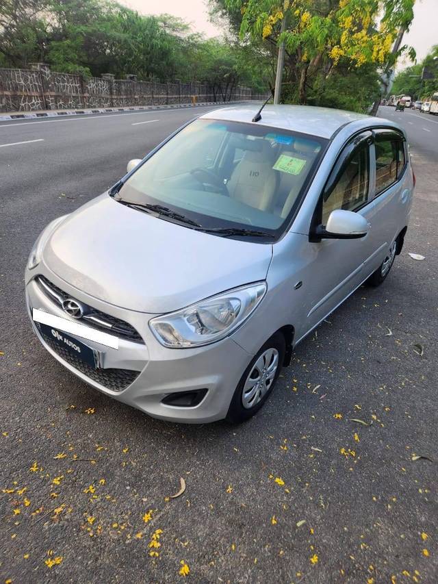 https://images10.gaadi.com/usedcar_image/4364595/original/processed_c0ee0d4de13ac34aa8b3d2f9ac47411d.jpeg?imwidth=6402