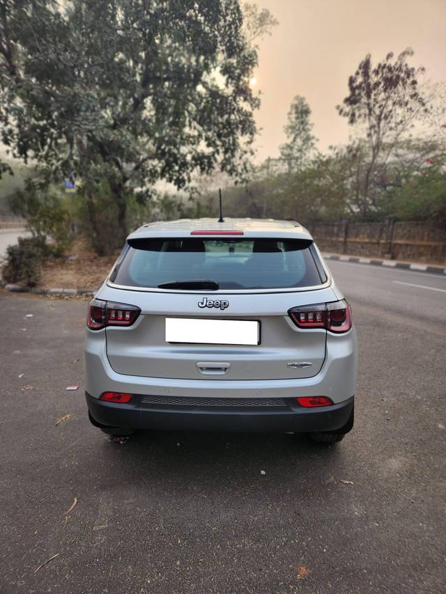 https://images10.gaadi.com/usedcar_image/4364598/original/processed_3e95f211a90d2a0ce46b4bbaefa854d4.jpeg?imwidth=6402