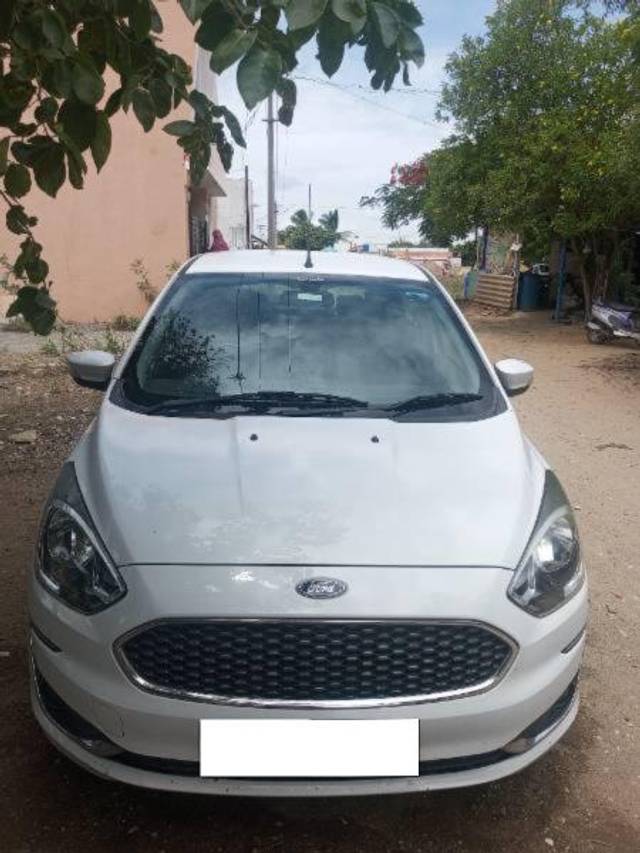 https://images10.gaadi.com/usedcar_image/4364709/original/processed_6194d8b6-5625-4ff9-bacb-fdaf71b805c9.jpg?imwidth=6400