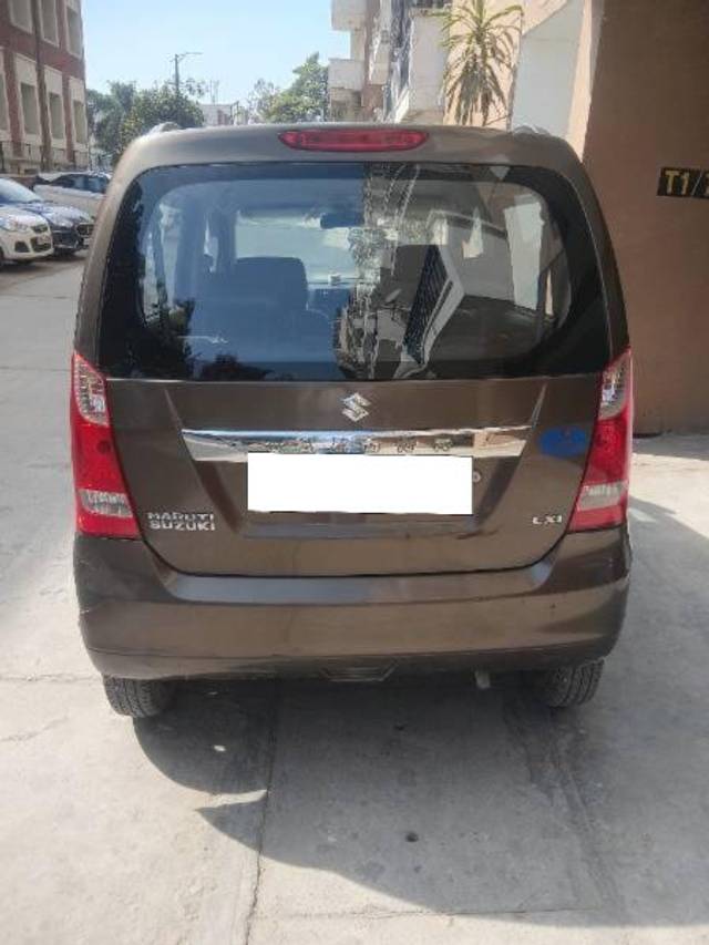 https://images10.gaadi.com/usedcar_image/4364897/original/processed_8c1e8d31-9621-4b3e-91da-38faba618e60.jpg?imwidth=6401