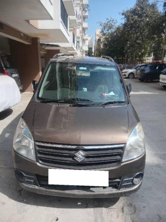 https://images10.gaadi.com/usedcar_image/4364897/original/processed_a9d68f7d-19d6-4650-873c-dc0ed577426f.jpg?imwidth=6400