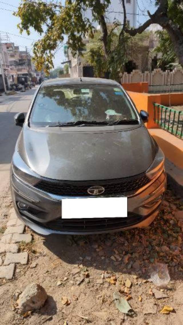 https://images10.gaadi.com/usedcar_image/4365095/original/processed_02512ce8-db28-4b39-be86-6a6e70098304.jpg?imwidth=6400