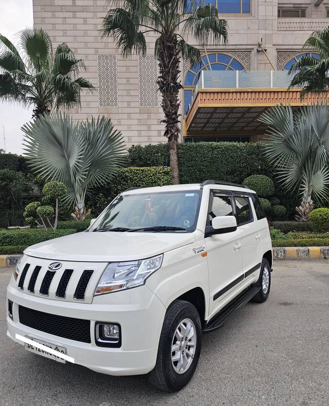 https://images10.gaadi.com/usedcar_image/4365252/original/processed_3212c7e34dd4e4fac75b38768f8e350f.jpg?imwidth=6402