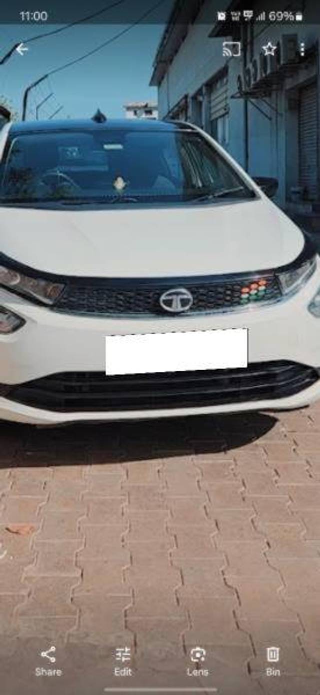 https://images10.gaadi.com/usedcar_image/4365261/original/fd274bd6c0ce80e1e12c3885b8f77942.jpg?imwidth=6400