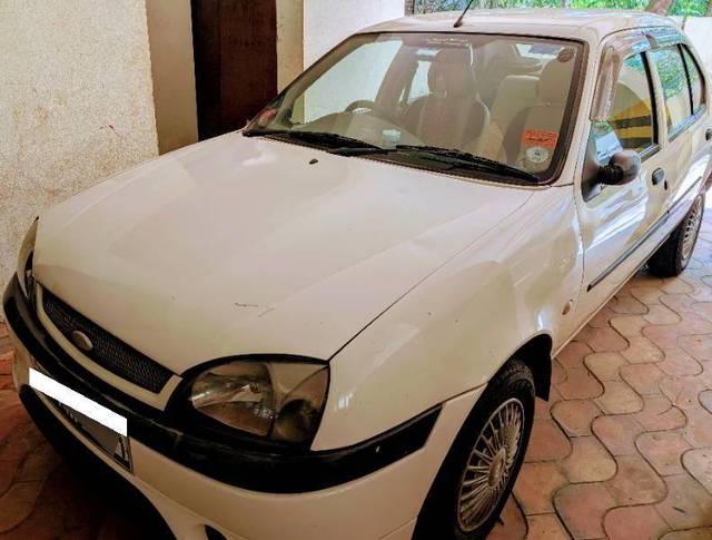 https://images10.gaadi.com/usedcar_image/4365262/original/5ae7e7a060b17af22dd8cd77b888d2ee.jpg?imwidth=6401