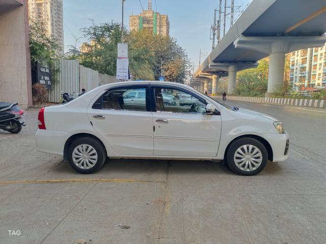 https://images10.gaadi.com/usedcar_image/4365306/original/processed_971c7e90b7de11092be3aff087100556.jpg?imwidth=6401