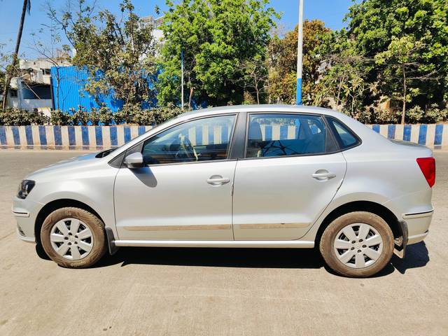 https://images10.gaadi.com/usedcar_image/4365318/original/processed_3b3f7d4e793082f77e6e23338c176208.jpg?imwidth=6402