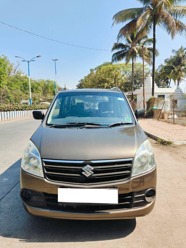 https://images10.gaadi.com/usedcar_image/4365319/original/processed_4b11cf33ba21324d8aa5524f83828c58.jpg?imwidth=6400