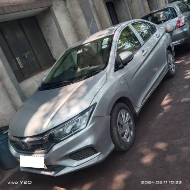 https://images10.gaadi.com/usedcar_image/4365471/original/processed_88f1b5ca-35ed-494b-84c5-28985d875a35.jpg?imwidth=6401