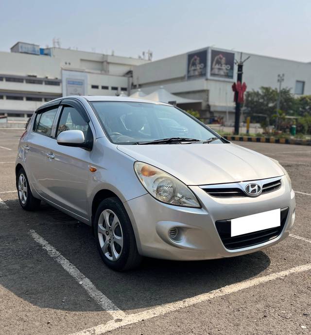 https://images10.gaadi.com/usedcar_image/4365490/original/processed_695b7959caadd1ca5237cc0b9324882e.jpg?imwidth=6400