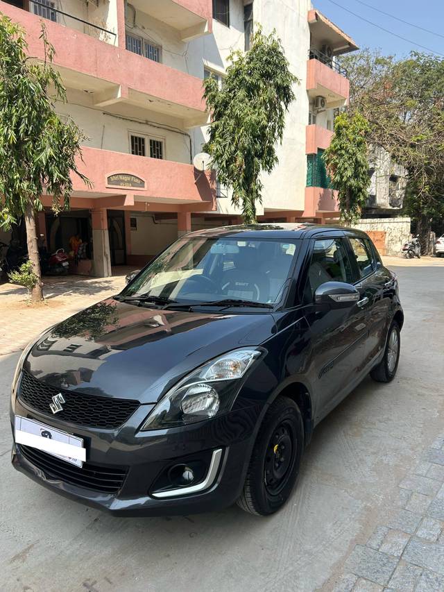 https://images10.gaadi.com/usedcar_image/4365556/original/processed_e6aa0b884628deee237bf31d19d83711.jpeg?imwidth=6402