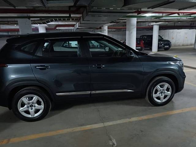 https://images10.gaadi.com/usedcar_image/4365558/original/2775d6914ea50b51866ec72f1dc3f69e.jpg?imwidth=6401