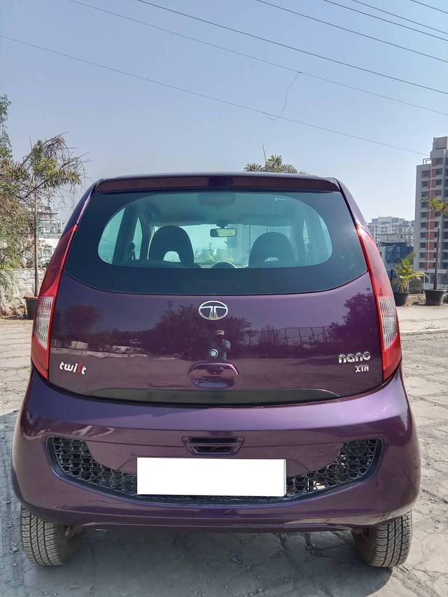 https://images10.gaadi.com/usedcar_image/4365609/original/processed_daa6cd9c7f1c7180a5089348e68eaf85.jpg?imwidth=6402