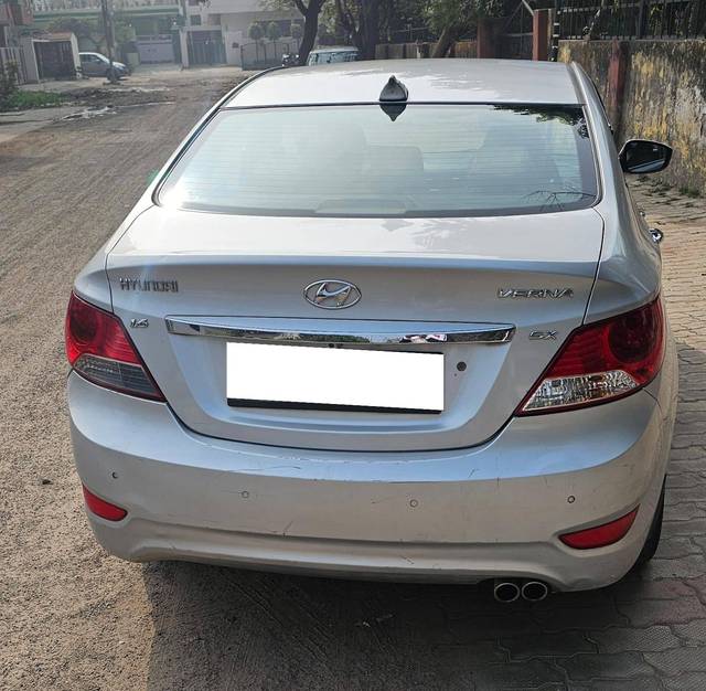 https://images10.gaadi.com/usedcar_image/4365674/original/processed_8aef1760f3375e3cbb4310ca2b088c2b.jpg?imwidth=6401