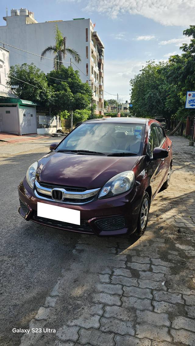 https://images10.gaadi.com/usedcar_image/4365700/original/processed_441feb35b88eace233564145b903f1d8.jpg?imwidth=6402