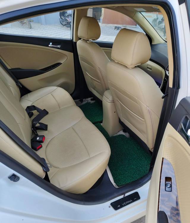 https://images10.gaadi.com/usedcar_image/4365719/original/ac92323665f6750b1c014b758df408f3.jpg?imwidth=6402