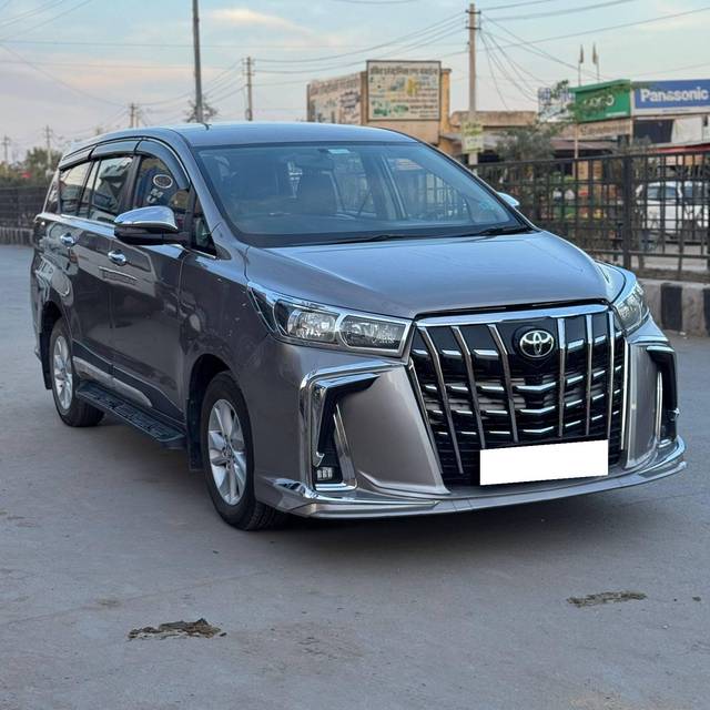 https://images10.gaadi.com/usedcar_image/4365758/original/processed_f7b8a9659d55c2aa543f3c8c3c2d364e.jpg?imwidth=6400