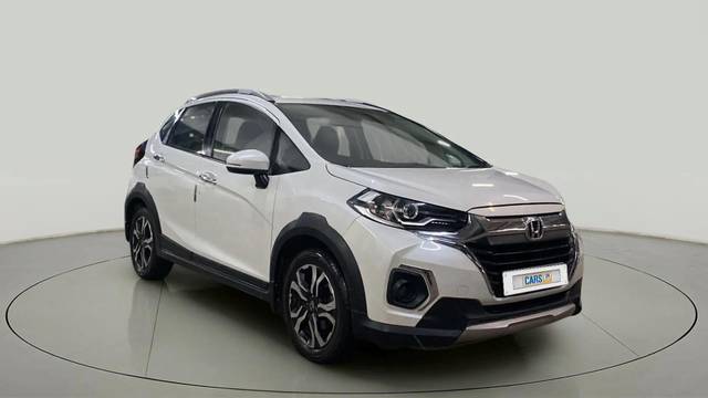 https://images10.gaadi.com/usedcar_image/4365786/original/60c78c778fd8b0d9f29a9ca6a68dbe3c.jpg?imwidth=6400