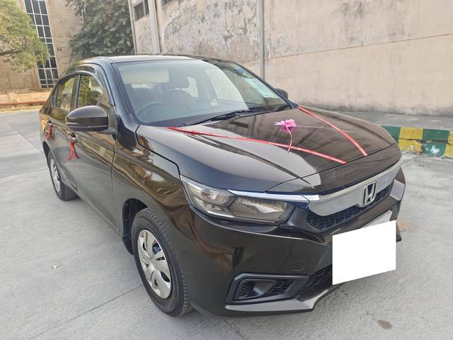 https://images10.gaadi.com/usedcar_image/4365819/original/processed_ef9204b03e2df2247c134897083336d2.jpg?imwidth=6400