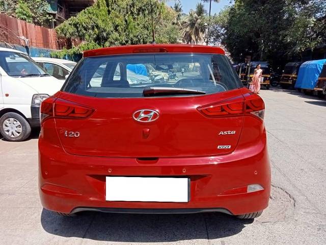 https://images10.gaadi.com/usedcar_image/4365903/original/processed_8e1e0d832797ab309a8f61612621c7a6.jpg?imwidth=6402