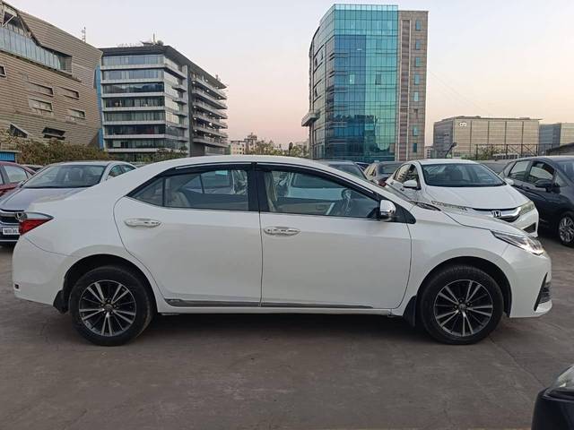 https://images10.gaadi.com/usedcar_image/4365966/original/processed_4b37fef5b2e948d8594b7cdf1e706eb9.jpg?imwidth=6401