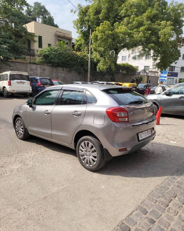 https://images10.gaadi.com/usedcar_image/4365978/original/processed_e48b4a5ad9d954abdaf90c1188927800.jpg?imwidth=6402