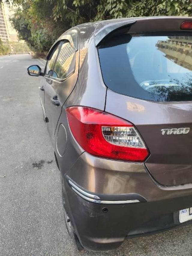 https://images10.gaadi.com/usedcar_image/4366003/original/d85061e807032c4b7bb2aa0feb271554.jpg?imwidth=6401