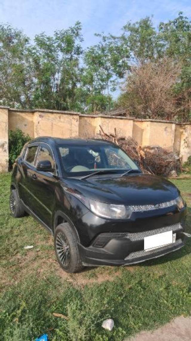 https://images10.gaadi.com/usedcar_image/4366055/original/processed_28a7967a-3b71-42e1-8ad4-618c49d81486.jpg?imwidth=6400