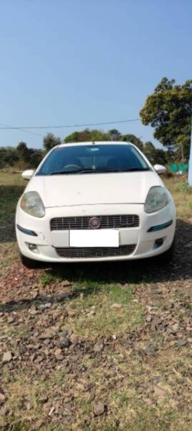 https://images10.gaadi.com/usedcar_image/4366059/original/processed_1bd0cfef-3f07-4621-a845-52c28fc81ee2.jpeg?imwidth=6402