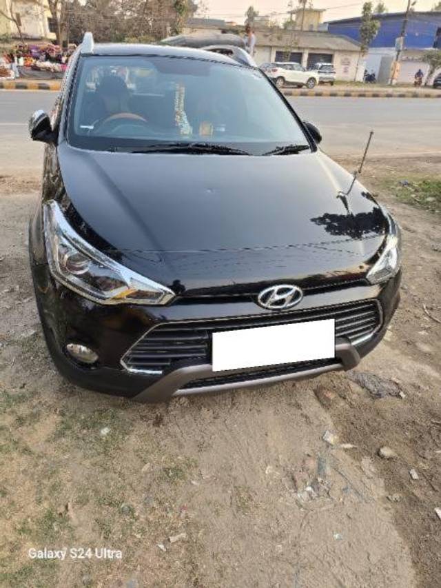 https://images10.gaadi.com/usedcar_image/4366124/original/processed_e2b1537b-5330-4125-bb4e-6034b29500e1.jpg?imwidth=6402