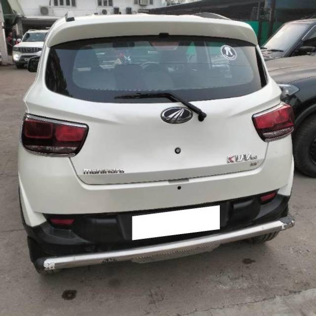 https://images10.gaadi.com/usedcar_image/4366170/original/processed_0e051350-7716-40fe-ba9b-7b2429d01715.jpg?imwidth=6402