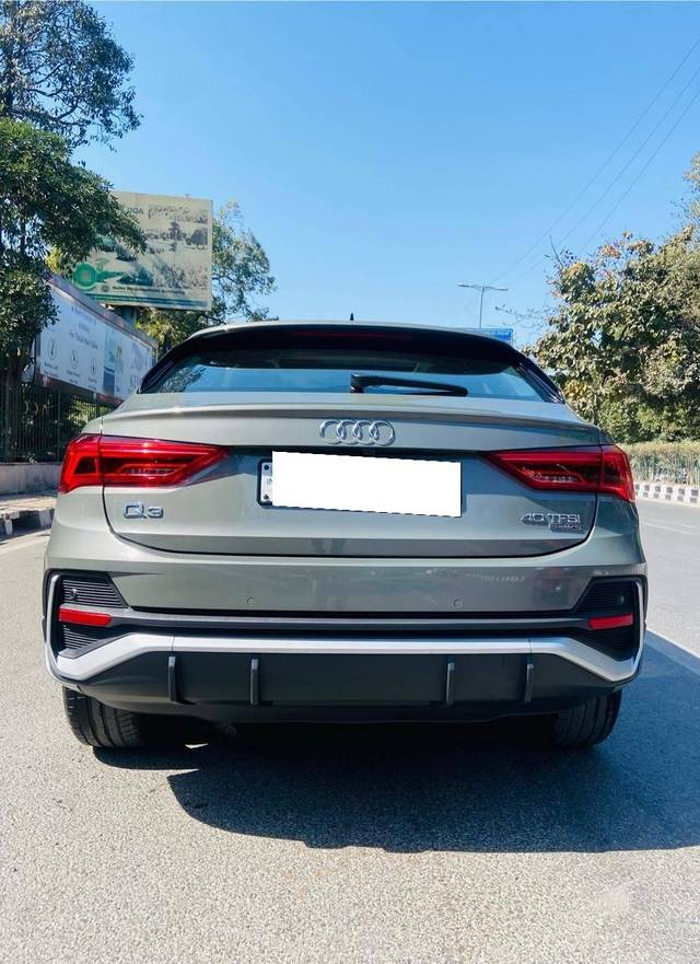 https://images10.gaadi.com/usedcar_image/4366190/original/processed_a50737b790b954778156cb77102b2193.jpg?imwidth=6402