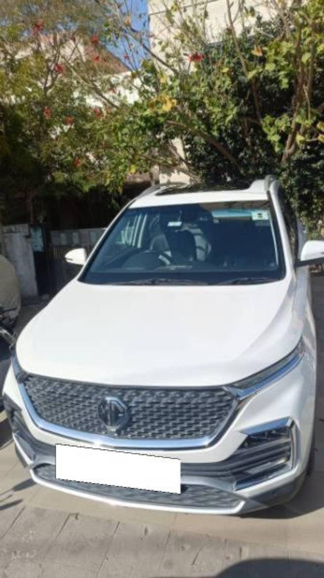 https://images10.gaadi.com/usedcar_image/4366262/original/processed_2679ca4f-5500-4962-906a-1f8053efd64a.JPG?imwidth=6400