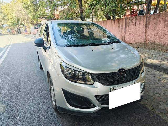 https://images10.gaadi.com/usedcar_image/4366338/original/processed_a0f3caf89a45bdd9e165f58352852656.jpg?imwidth=6400