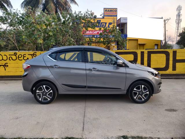 https://images10.gaadi.com/usedcar_image/4366401/original/processed_b67f13c58160c8ebe3b59016877efa5d.jpg?imwidth=6401