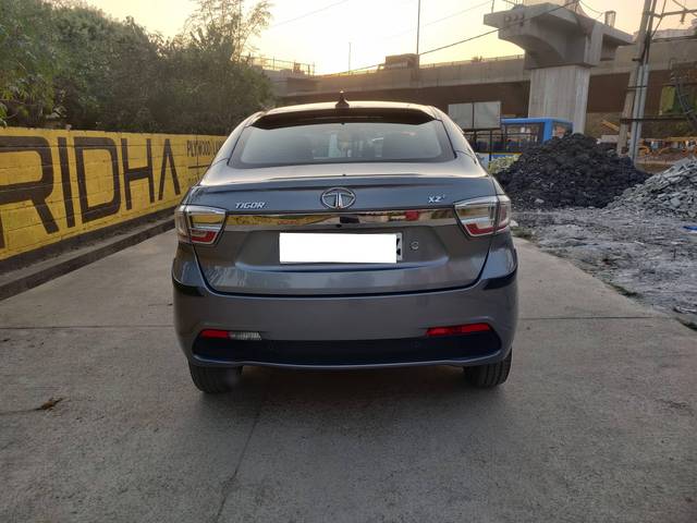 https://images10.gaadi.com/usedcar_image/4366401/original/processed_cb0bd7b2588fa248d94f1f49cd2649a8.jpg?imwidth=6402